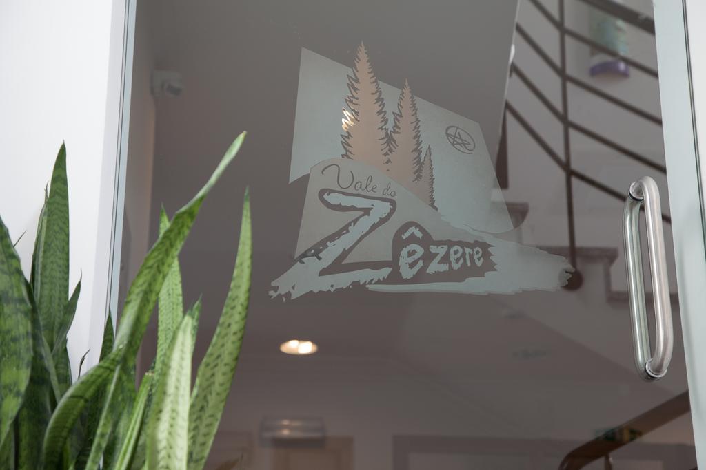 Vale Do Zezere Hotel Manteigas Bagian luar foto